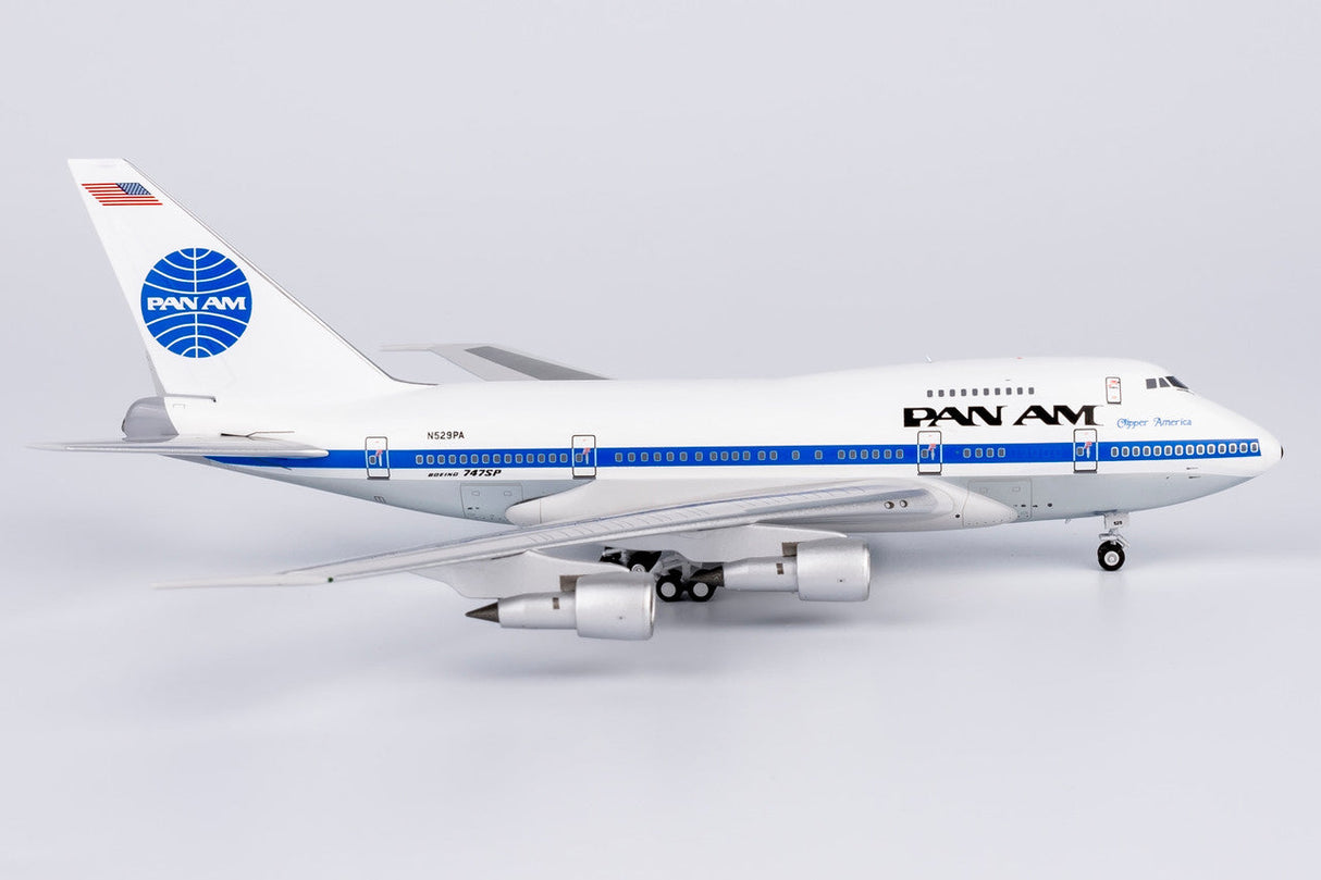 *1/400 Pan American World Airways - Pan Am 747SP named "Clipper America" N529PA 07040