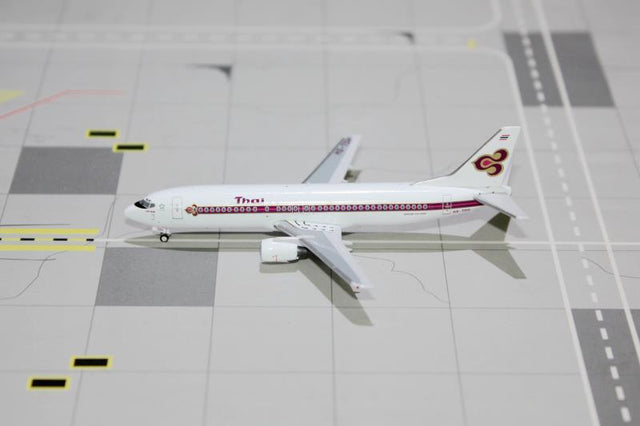 *1/400 Thai Airways B 737-400 Miniature Models M4TG734A