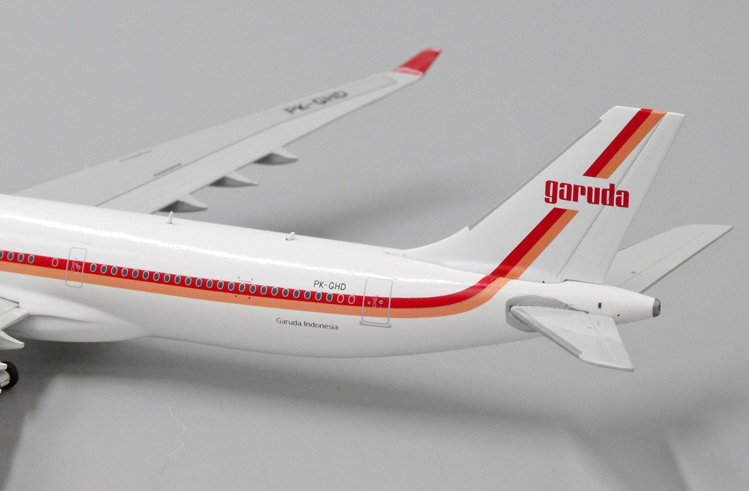 *1/400 Garuda Indonesia A330-300 "Retro Livery" JC Wings JC4GIA209