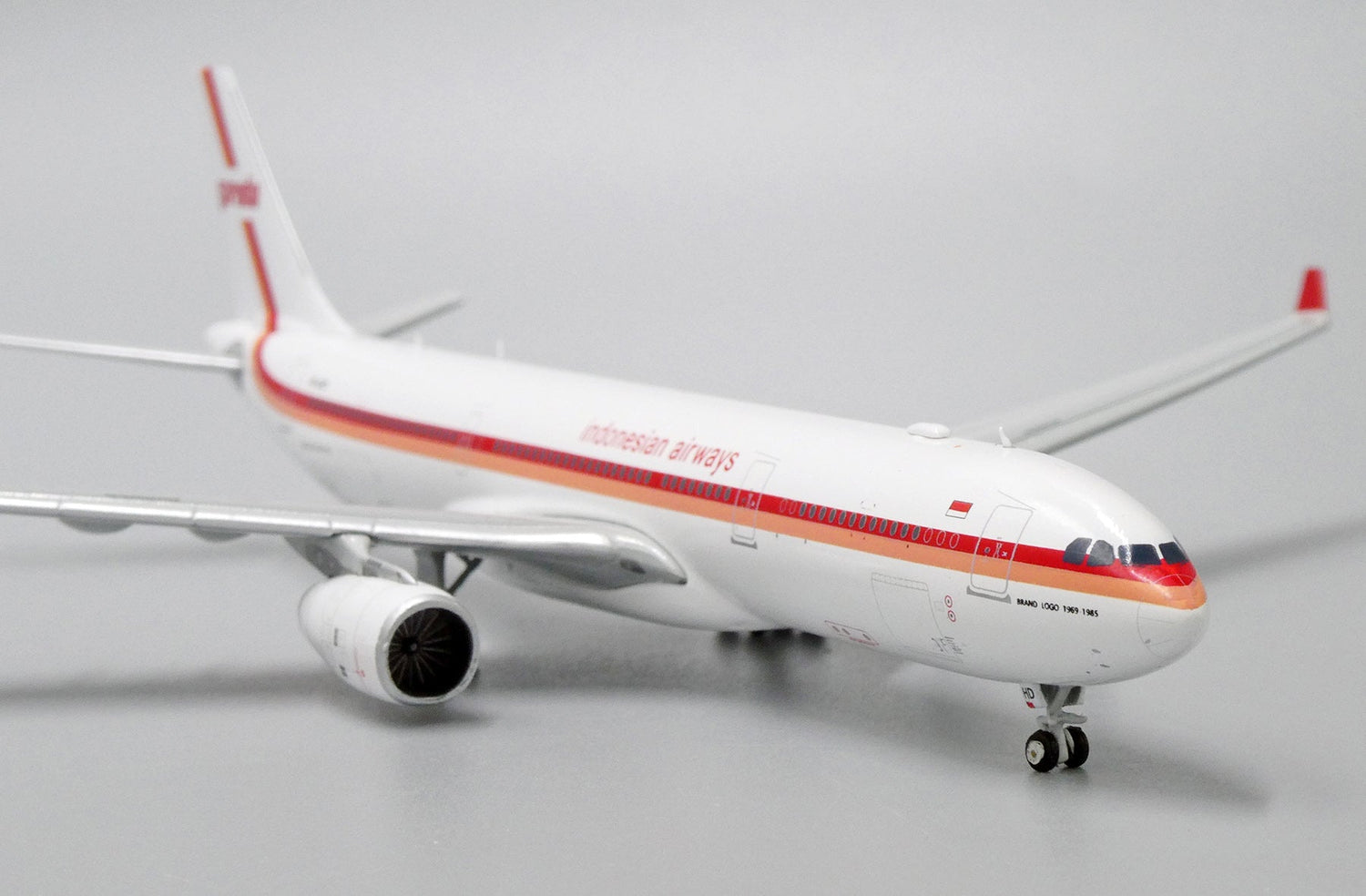 *1/400 Garuda Indonesia A330-300 "Retro Livery" JC Wings JC4GIA209