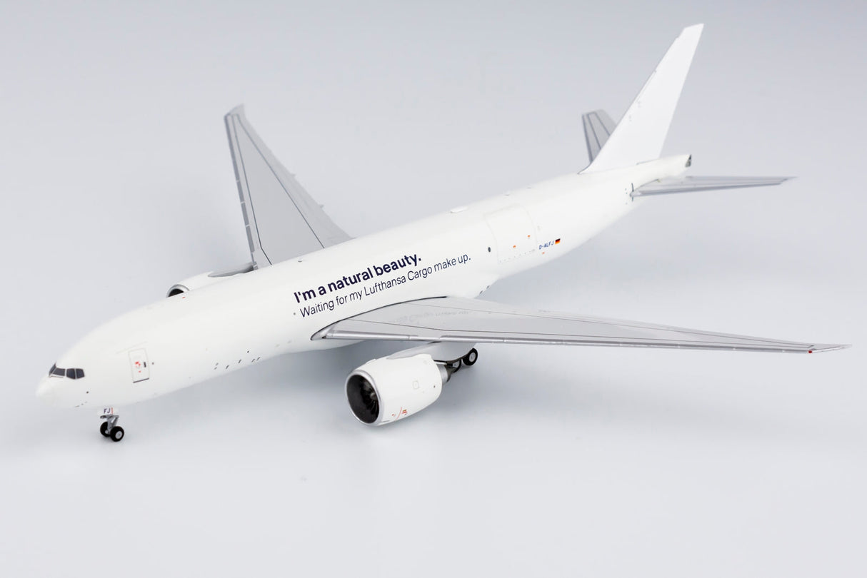 * 1/400 Lufthansa Cargo B 777F "I'm a natural beauty" NG Models 72013