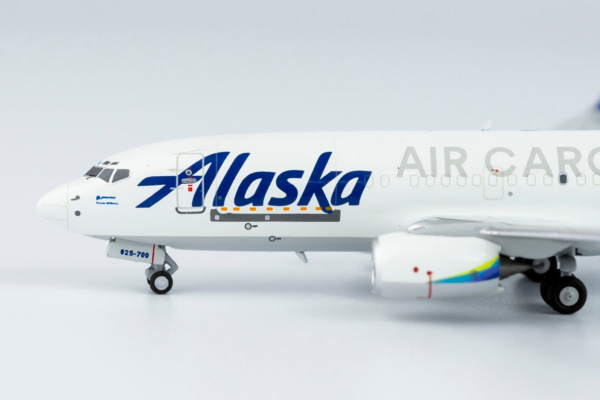 *1/400 Alaska Air Cargo B 737-700/w NG Models 77018