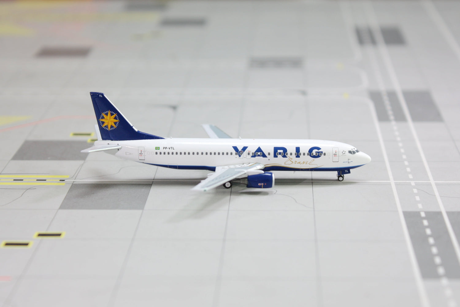 *1/400 VARIG B 737-400 "Billboard Titles" Panda Models PMPPVTL