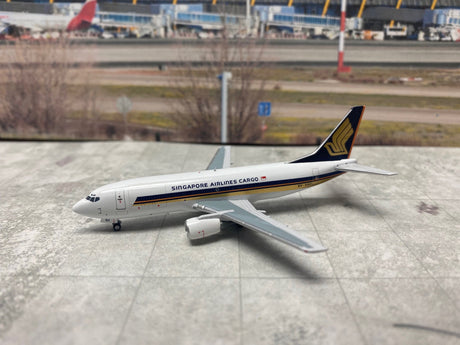 *1/400 Singapore Airlines Cargo B 737-300QC Panda Models 202203