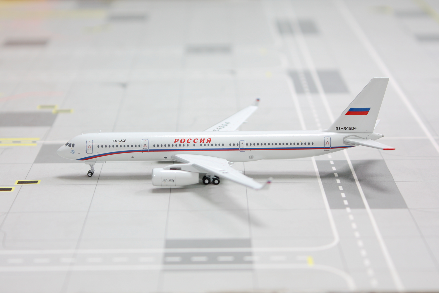 *1/400 Rossiya - Special Flight Detachment Tu-214 "VIP" Panda Models 202212