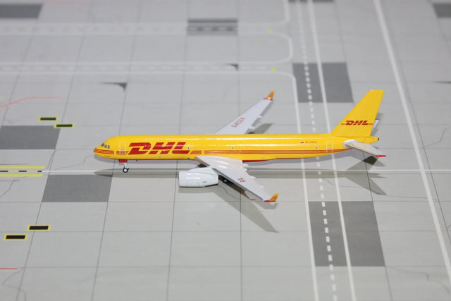 *1/400 DHL Tu204-100C Panda Models 202116