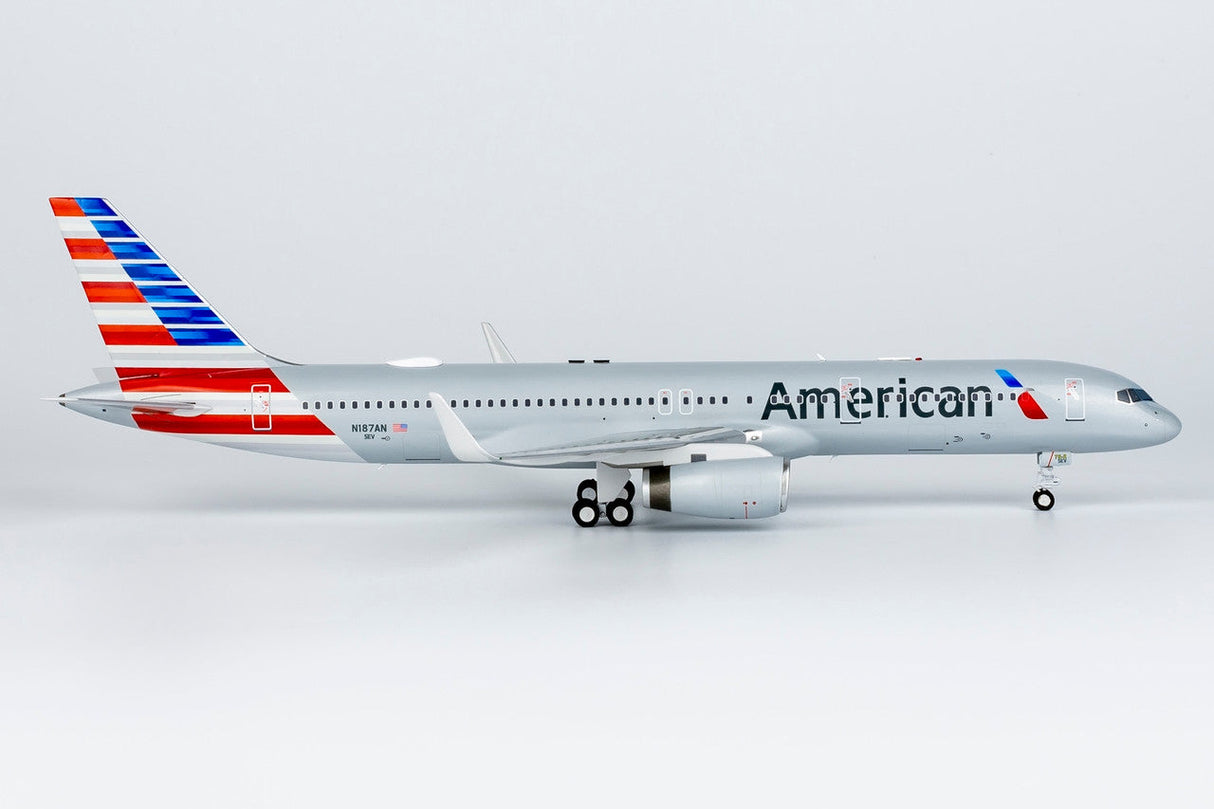1:200 NG 42033 American Airlines 757-200/w N187AN