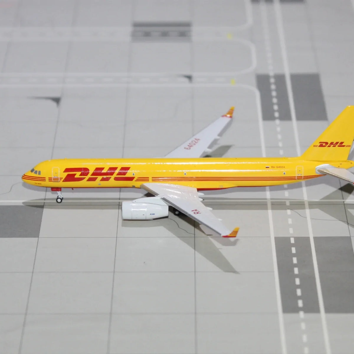 *1/400 DHL Tu204-100C Panda Models 202116 – The Flying Shop